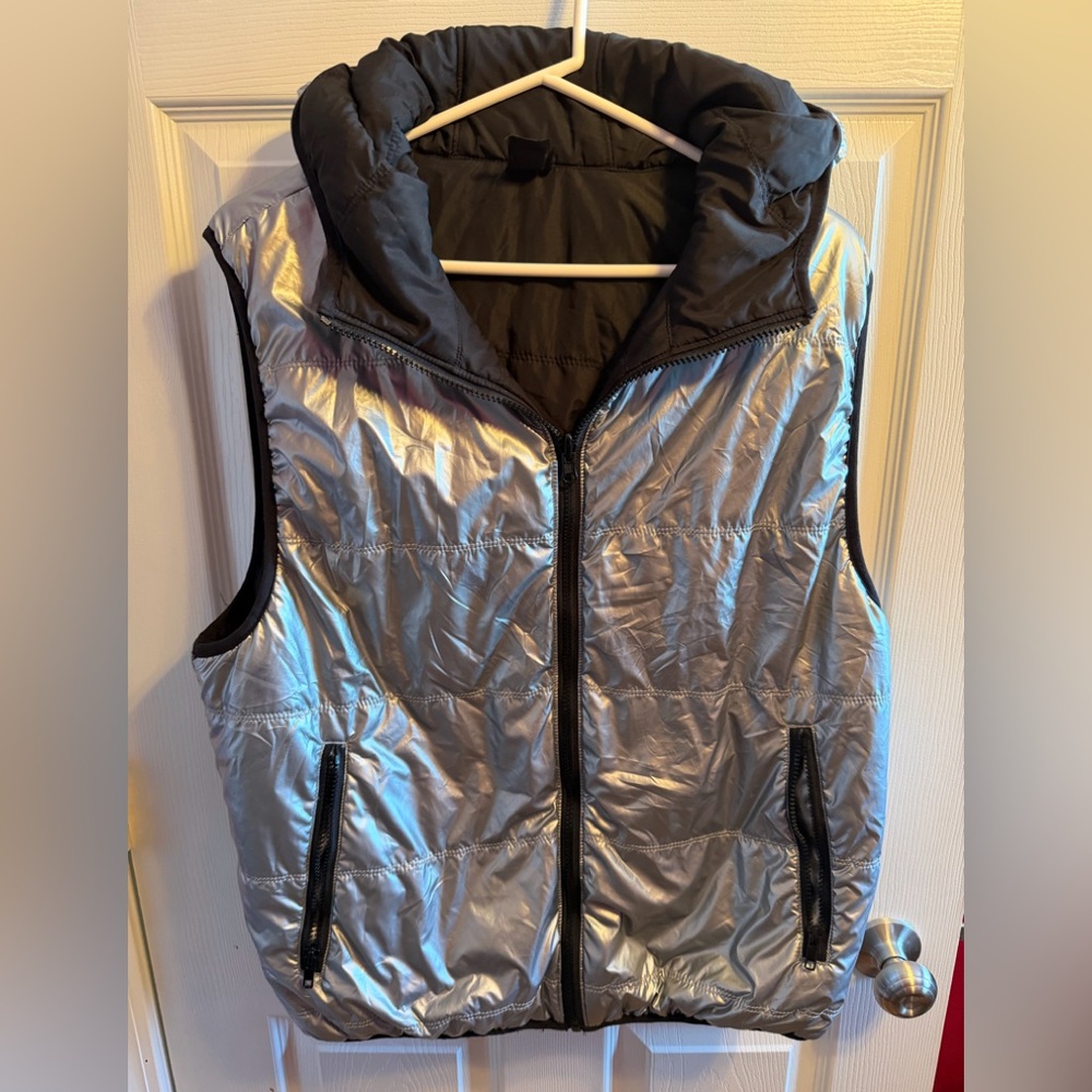 Women's Brooklyn calling NYCSilver Puffer Vest sz M